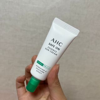 [AHC] 세이프온 에센스 선크림 올리브영 스페셜 증정 기획세트 — 5점을 준 리뷰어가 2022년 6월 올린 사용 사진