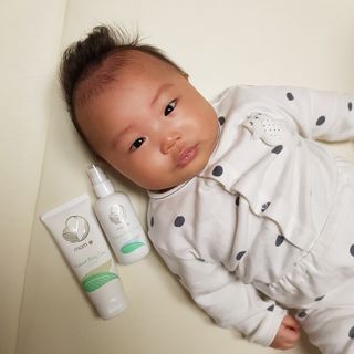 mom e 맘이 내추럴 베이비 케어 크림+바디오일 — 5점을 준 리뷰어가 2021년 1월 올린 사용 사진