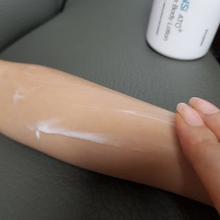 에센느 닥터 센시 아토 프로바이옴 바디로션 — 5점을 준 리뷰어가 2022년 9월 올린 사용 사진