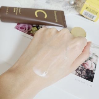 산다화 비타민C 화이트닝 크림 — 4.5점을 준 리뷰어가 2023년 5월 올린 사용 사진