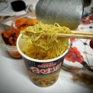 NISSIN 닛신 컵누들  4종 - 씨푸드오리지날, 씨푸드 스파이시, 씨푸드 커리, 씨푸드 XO소스 — 5점을 준 리뷰어가 2022년 11월 올린 사용 사진
