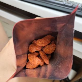 [서울시스터즈] CU 김치 4총사 세트-김치볶음밥, 김치큐브닭, 김치바삭김, 김치아몬드 — 5점을 준 리뷰어가 2021년 10월 올린 사용 사진