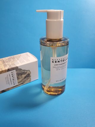 스킨1004 [SKIN1004] 마다가스카르 센텔라 라이트 클렌징 오일 200ml — 5점을 준 리뷰어가 2024년 7월 올린 사용 사진