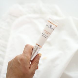 산수시 일루미네이팅 펄 영양 다크서클 스틱 아이 크림 케어 15ml — 5점을 준 리뷰어가 2021년 6월 올린 사용 사진