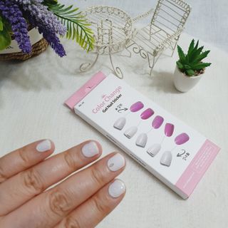 [네일가게] 햇빛에 닿으면 색이 변하는 신기한 햇살 반전 네일스티커 — 5점을 준 리뷰어가 2021년 8월 올린 사용 사진