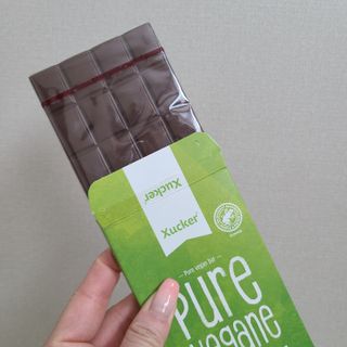 당류2g 자일리톨로 단맛을낸 슈카 퓨어비건 무설탕초콜릿 Xucker vegan 2개입 — 5점을 준 리뷰어가 2021년 4월 올린 사용 사진