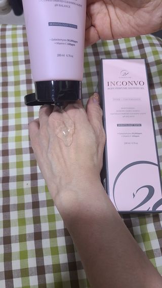 오투에니원 인컨보 바디 퍼퓸 샤워 젤 200ml — 5점을 준 리뷰어가 2023년 1월 올린 사용 사진