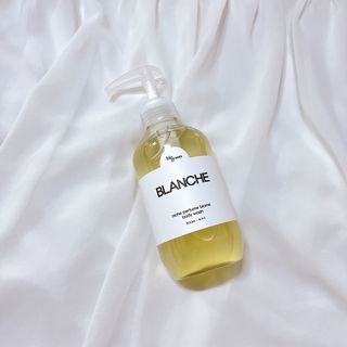 빅그린 니치 퍼퓸 바이옴바디워시 500ml(상탈, 블랙베리&베이, 블랑쉐 3종 중 택1) — 5점을 준 리뷰어가 2022년 8월 올린 사용 사진