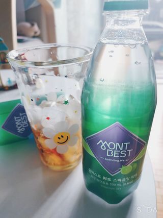 몽베스트 Montbest with Sparkling water Lime20병 — 5점을 준 리뷰어가 2022년 6월 올린 사용 사진