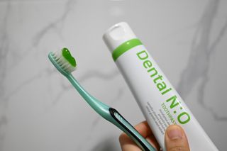 프리마인 유해균 뿐만 아니라 유익균까지 씻어내는 치약은 그만, 건강한 구강환경을 만드는 덴탈엔오 — 5점을 준 리뷰어가 2023년 1월 올린 사용 사진