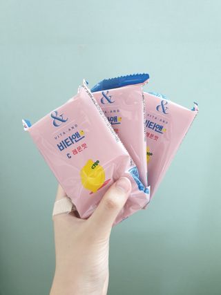 비타앤C 레몬맛, 망고맛 — 3점을 준 리뷰어가 2021년 7월 올린 사용 사진