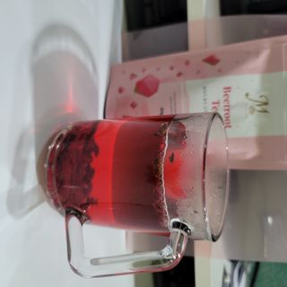 마시다 매혹적인 붉은 빛이 입안 가득히, 비트루트차 — 5점을 준 리뷰어가 2021년 3월 올린 사용 사진