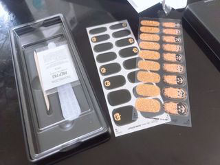 데싱디바 글레이즈 할로윈 네일_5종 중 택1 — 5점을 준 리뷰어가 2021년 10월 올린 사용 사진