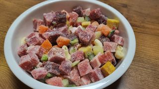 씽크라이크펫 큐브생식 1kg — 4.5점을 준 리뷰어가 2022년 11월 올린 사용 사진