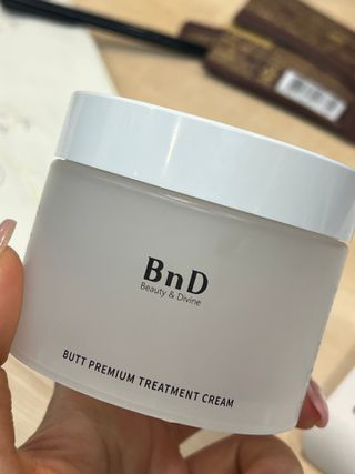 비엔디 2NOW[한글]BnD 바디 주름개선 엉덩이크림 — 5점을 준 리뷰어가 2024년 11월 올린 사용 사진