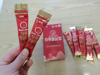 힘내라김홍삼 하루홍삼정스틱 10g x 10포 — 5점을 준 리뷰어가 2021년 3월 올린 사용 사진