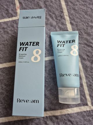 나우 [리브엠]피부 속부터 겹겹이, 촘촘하게! 워터핏8중 수분착붙 크림 — 5점을 준 리뷰어가 2025년 5월 올린 사용 사진
