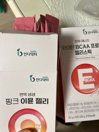 인디닥터 면역 생생 핑크 이뮨 젤리 + 타이탄 BCAA 프로틴 젤리스틱 — 4점을 준 리뷰어가 2022년 3월 올린 사용 사진
