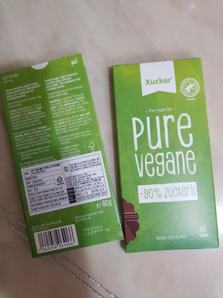 당류2g 자일리톨로 단맛을낸 슈카 퓨어비건 무설탕초콜릿 Xucker vegan 2개입 — 5점을 준 리뷰어가 2021년 4월 올린 사용 사진