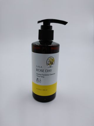 라라로즈데이 시즌2 여성청결제 200ml 아로마 페미민 클렌저, 독일더마인증 — 5점을 준 리뷰어가 2021년 9월 올린 사용 사진