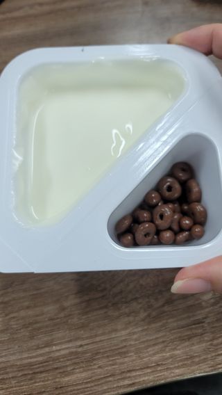 매일바이오 토핑요거트 — 5점을 준 리뷰어가 2021년 6월 올린 사용 사진