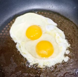 마에스트로 엑스트라버진 올리브 유 마에스트로 엑스트라버진 스페인 올리브유 — 5점을 준 리뷰어가 2022년 1월 올린 사용 사진