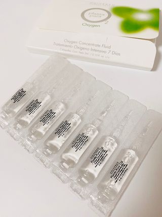 유니베르소 산소앰플 7일 집중케어 앰플 — 4점을 준 리뷰어가 2021년 4월 올린 사용 사진