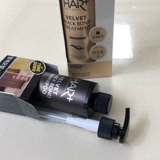 헤어플러스 블랙 컬러본드 샴푸 트리트먼트 300ml — 5점을 준 리뷰어가 2021년 4월 올린 사용 사진
