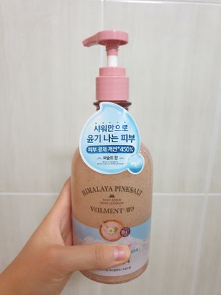 벨먼 내추럴스파 수분광채 스크럽 바디워시 600ml 5종 — 5점을 준 리뷰어가 2022년 5월 올린 사용 사진