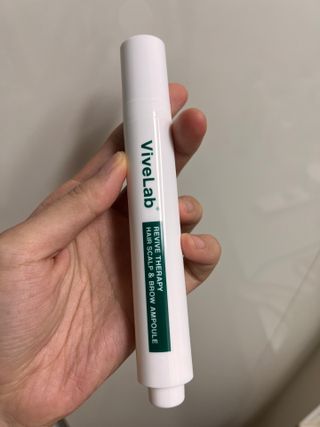 바이브랩 [탈모증상완화] 헤어라인 눈썹 두피앰플 — 5점을 준 리뷰어가 2022년 1월 올린 사용 사진