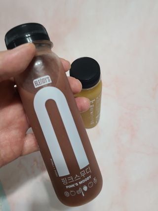 BLENDY'S 핑크 스무디+블론디 스무디 — 5점을 준 리뷰어가 2021년 10월 올린 사용 사진