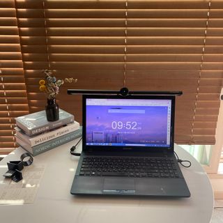 TOMO GRAPHY 나 있을땐 환한 조명 나 없을땐 확실한 살균 ★ DESK LIGHT & STERILIZER [ON] ★ — 4점을 준 리뷰어가 2021년 11월 올린 사용 사진