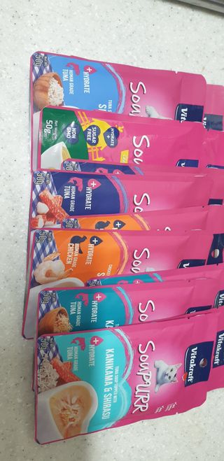 비타크래프트 고양이 수프 50g 3가지맛 x4팩씩 총 12팩 — 5점을 준 리뷰어가 2021년 8월 올린 사용 사진
