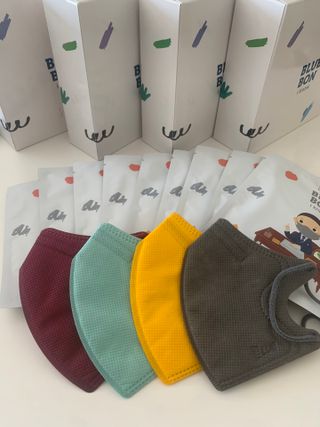 [블루 본 아이노우] 유아용 컬러마스크 40 PCS SET 2중 택 1 — 5점을 준 리뷰어가 2021년 5월 올린 사용 사진