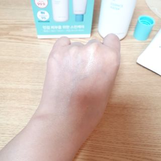 리더스코스메틱 리더스 카밍 바이오틱스 #1등 진정 기획세트 [에센스 워터150ml + 크림 마스크80ml] — 4점을 준 리뷰어가 2022년 10월 올린 사용 사진