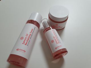 아이앤립 / EYENLIP 아이앤립 연어오일 리바이탈라이징 토너+앰플+크림 3종 세트 — 5점을 준 리뷰어가 2021년 7월 올린 사용 사진