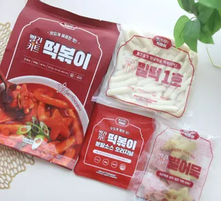 빨간키트 떡볶이 밀키트 2~3인분 매운맛 국물 떡볶이 만들기 쉬운 황금 레시피 분말 소스로 간편한 요리 — 5점을 준 리뷰어가 2021년 8월 올린 사용 사진