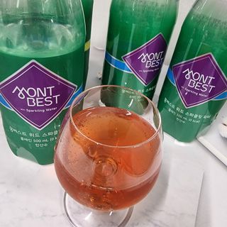 몽베스트 Montbest with Sparkling water Plain 20병 — 5점을 준 리뷰어가 2021년 11월 올린 사용 사진