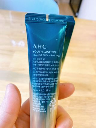 [NEW 탄력유턴 아이크림] AHC 유스 래스팅 리얼 아이크림 포 페이스 — 5점을 준 리뷰어가 2021년 3월 올린 사용 사진