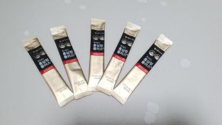 서울약사신협_투데이홍삼정플러스스틱_10g x 60포 — 5점을 준 리뷰어가 2021년 7월 올린 사용 사진