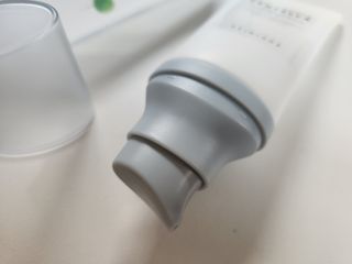 [스킨1004] 마다가스카르 센텔라 히알루-시카 워터핏 선세럼 50ml — 5점을 준 리뷰어가 2024년 5월 올린 사용 사진