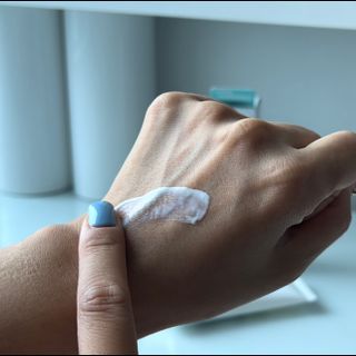 리더스코스메틱 리더스 카밍 바이오틱스 선 에센스 SPF 50+ PA++++ — 5점을 준 리뷰어가 2022년 7월 올린 사용 사진