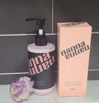 난나 살몬 스파이더 검버섯 미백 톤업 화이트닝 연어 앰플 크림 300ml 대용량 — 4.5점을 준 리뷰어가 2022년 8월 올린 사용 사진