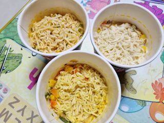 NISSIN 닛신 컵누들  4종 - 씨푸드오리지날, 씨푸드 스파이시, 씨푸드 커리, 씨푸드 XO소스 — 5점을 준 리뷰어가 2022년 11월 올린 사용 사진