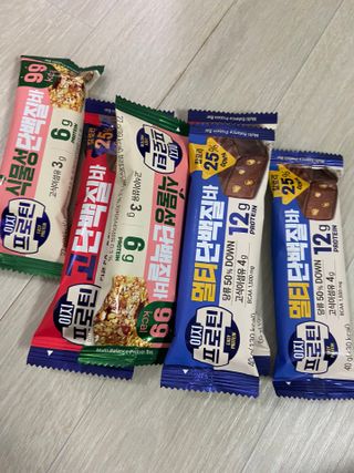 이지프로틴바 3종x각 2ea (고단백질바, 멀티단백질바, 식물성단백질바) — 5점을 준 리뷰어가 2024년 3월 올린 사용 사진
