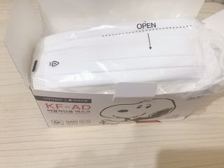 JHWORLD 스누피 마스크 정품 스누피 KF-AD 국내 비말차단 아동용 성인용 일회용 덴탈마스크 50매 — 5점을 준 리뷰어가 2021년 6월 올린 사용 사진