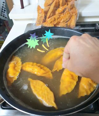 한만두 진한 해물맛 짬뽕만두 1kg — 5점을 준 리뷰어가 2021년 4월 올린 사용 사진