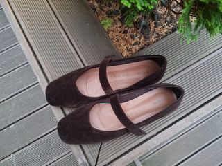 로서울 Rowie mary jane shoes Velvet, Ecoclean — 4.5점을 준 리뷰어가 2021년 10월 올린 사용 사진