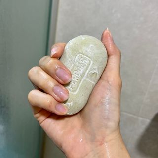 제이제이바이오 허브마사지바 올인원 알약비누 — 5점을 준 리뷰어가 2022년 4월 올린 사용 사진