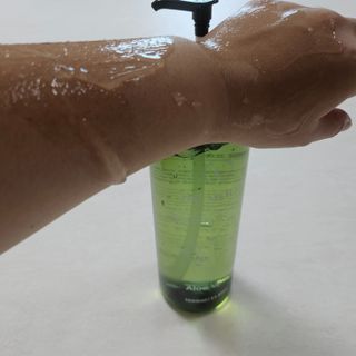 프리 [닥터문] 프리미엄 알로에베라 시카 수딩젤 1000ml — 5점을 준 리뷰어가 2024년 8월 올린 사용 사진